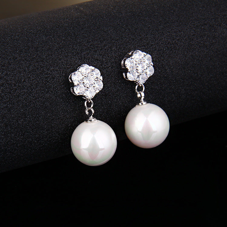 LunaDrop Pearl Earrings